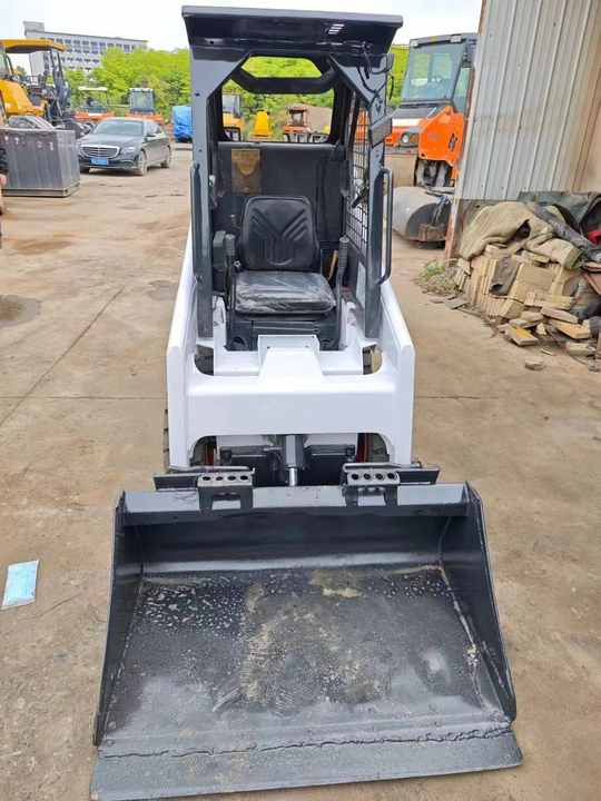 Second Hand Bobcat S70 Skid Steer Loader on Stock Excellent Performance Bobcat S70 S160 S300 330 Skid Steer for Sale - Minipala: foto 3 Second Hand Bobcat S70 Skid Steer Loader on Stock Excellent Performance Bobcat S70 S160 S300 330 Skid Steer for Sale - Minipala: foto 3