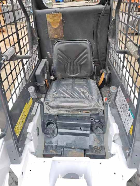 Second Hand Bobcat S70 Skid Steer Loader on Stock Excellent Performance Bobcat S70 S160 S300 330 Skid Steer for Sale - Minipala: foto 2 Second Hand Bobcat S70 Skid Steer Loader on Stock Excellent Performance Bobcat S70 S160 S300 330 Skid Steer for Sale - Minipala: foto 2