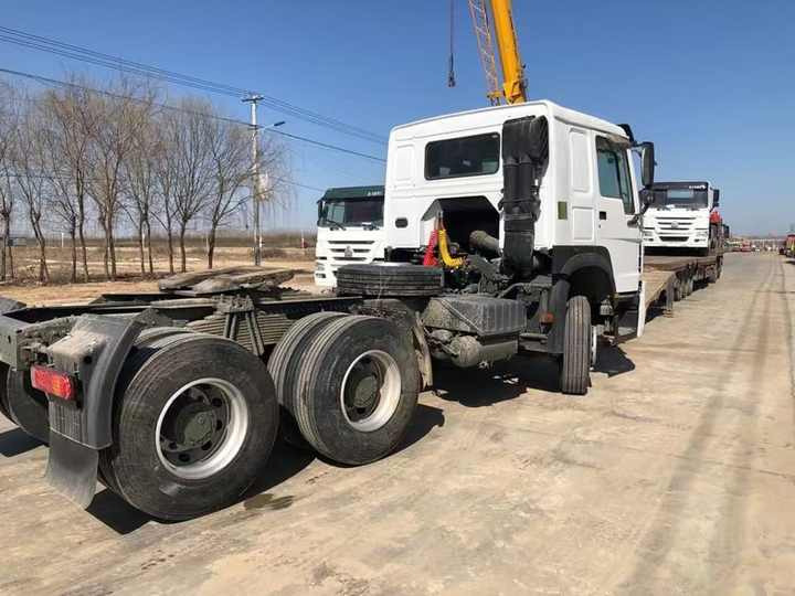 Used HOWO Truck Head Semi-trailer Head Trailer Head - Trattore stradale: foto 4 Used HOWO Truck Head Semi-trailer Head Trailer Head - Trattore stradale: foto 4
