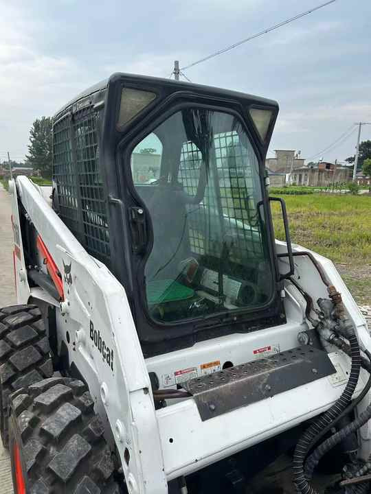 USED BOBCAT S160 Skid-steer Loader Bobcat S160 Carry Sweeper with Very Good Performance Is for Sale at a Low Price. - Minipala: foto 3 USED BOBCAT S160 Skid-steer Loader Bobcat S160 Carry Sweeper with Very Good Performance Is for Sale at a Low Price. - Minipala: foto 3