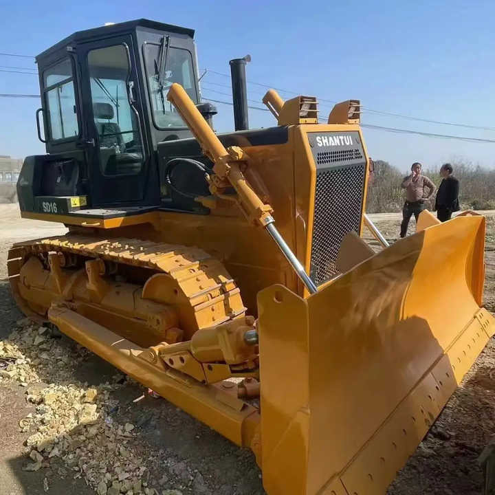 Used China Made SD16 Construction Machinery Shantui SD16 Crawler Bulldozer Earthmoving Machine Used Bulldozer - Bulldozer: foto 2 Used China Made SD16 Construction Machinery Shantui SD16 Crawler Bulldozer Earthmoving Machine Used Bulldozer - Bulldozer: foto 2