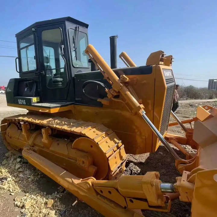 Used China Made SD16 Construction Machinery Shantui SD16 Crawler Bulldozer Earthmoving Machine Used Bulldozer - Bulldozer: foto 1 Used China Made SD16 Construction Machinery Shantui SD16 Crawler Bulldozer Earthmoving Machine Used Bulldozer - Bulldozer: foto 1