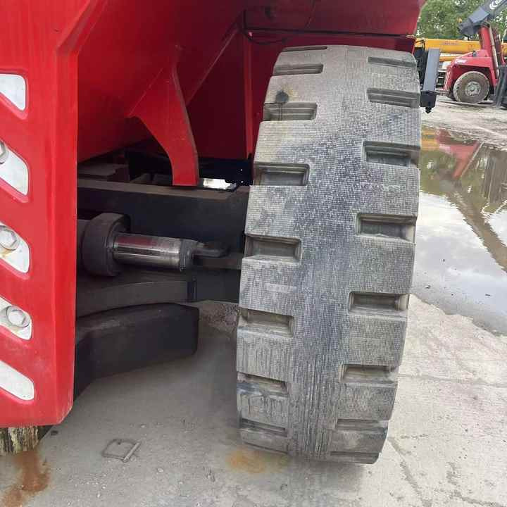 Used KALMAR DRF450-60S5 Port Reach Stacker Container Dedicated 45t - Reach stacker: foto 3 Used KALMAR DRF450-60S5 Port Reach Stacker Container Dedicated 45t - Reach stacker: foto 3