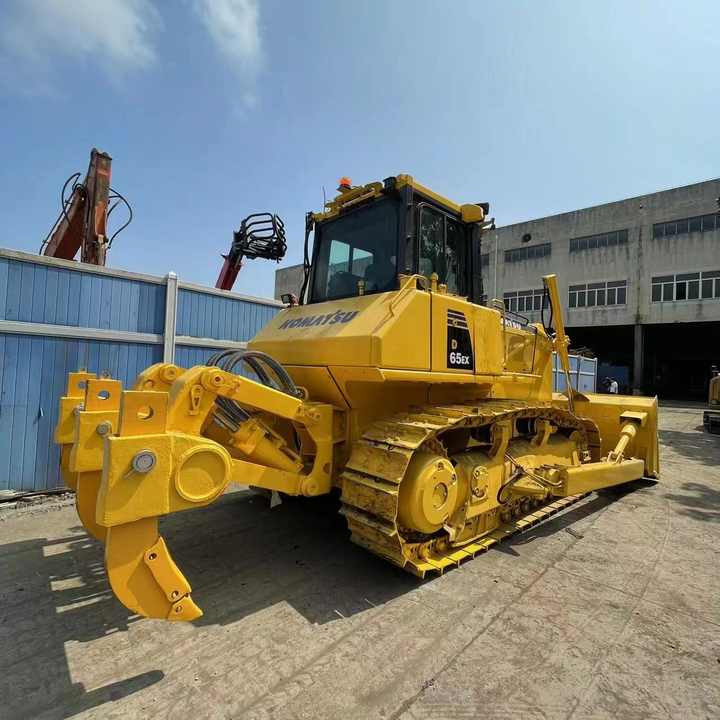 Used Komatsu Bulldozer D65 Strong Power Komatsu D65 Track Dozer for Sale - Bulldozer: foto 2 Used Komatsu Bulldozer D65 Strong Power Komatsu D65 Track Dozer for Sale - Bulldozer: foto 2