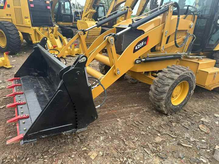 Used Wheel Loader CAT420F Caterpillar 420F Mini Construction Machinery Mini Wheel Skid Steer Loader in Stock - Terna: foto 4 Used Wheel Loader CAT420F Caterpillar 420F Mini Construction Machinery Mini Wheel Skid Steer Loader in Stock - Terna: foto 4
