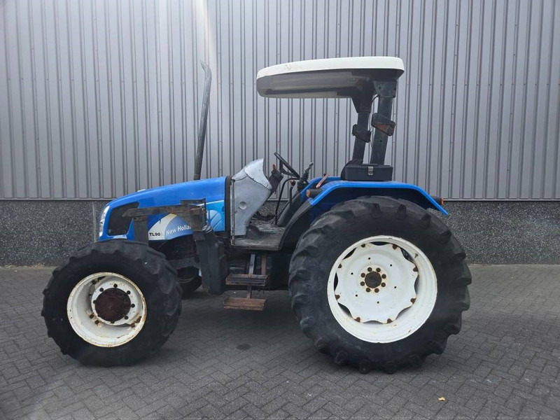 New Holland TL 90 A - Trattore: foto 2 New Holland TL 90 A - Trattore: foto 2