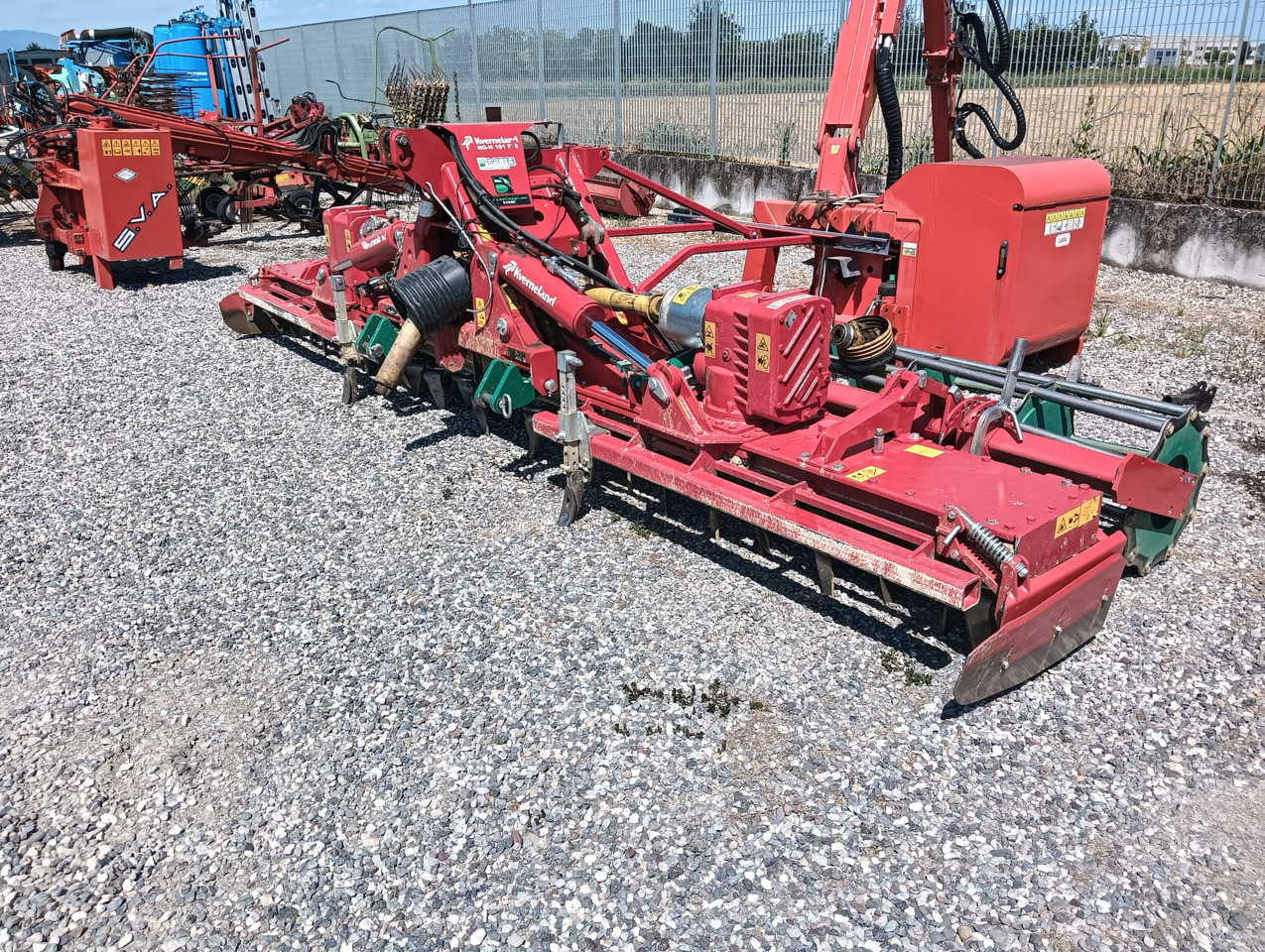 KVERNELAND NG-H 101 F30 - Erpice rotante: foto 4 KVERNELAND NG-H 101 F30 - Erpice rotante: foto 4