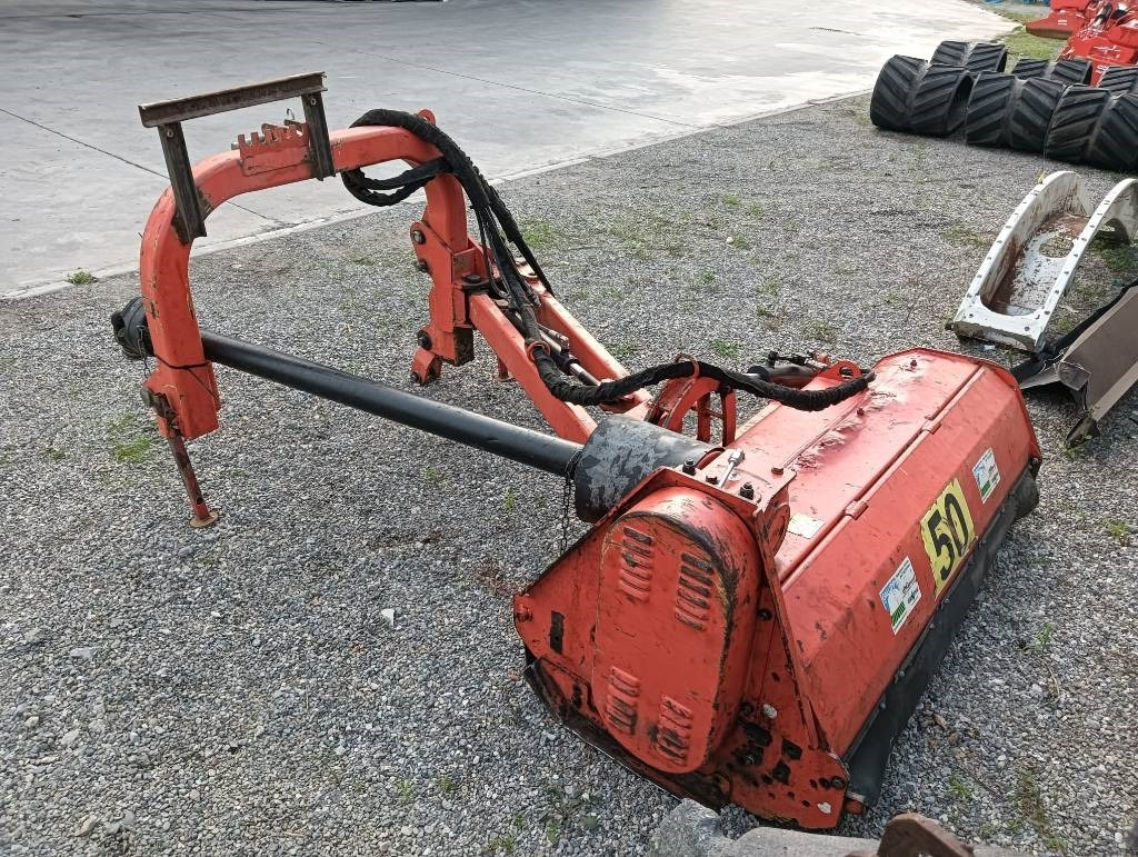 Maschio Giraffa 160 - Trincia a martelli/ Trinciatrice: foto 2 Maschio Giraffa 160 - Trincia a martelli/ Trinciatrice: foto 2