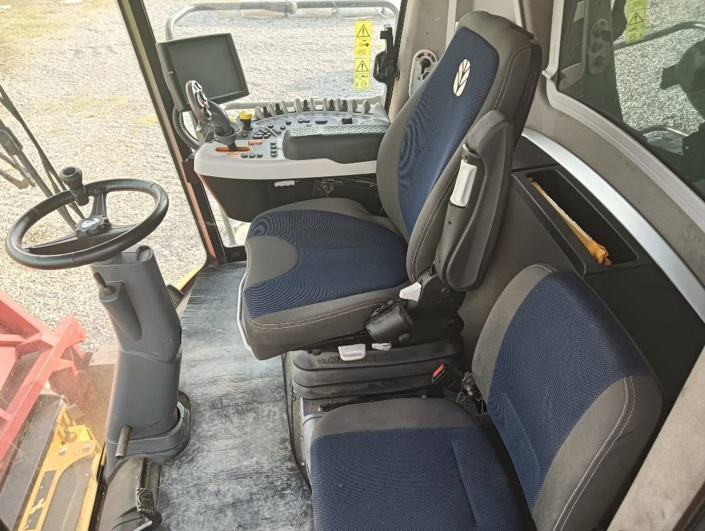 New Holland CR 7.90 - Mietitrebbia: foto 4 New Holland CR 7.90 - Mietitrebbia: foto 4