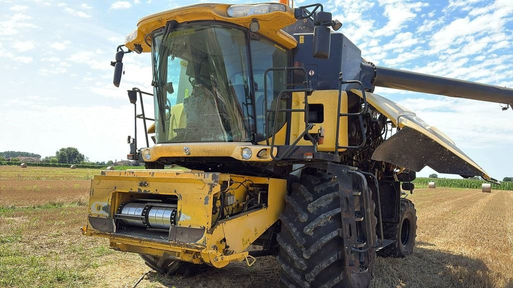 New Holland CR 960 - Mietitrebbia: foto 2 New Holland CR 960 - Mietitrebbia: foto 2