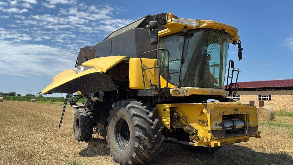 New Holland CR 960 - Mietitrebbia: foto 1 New Holland CR 960 - Mietitrebbia: foto 1