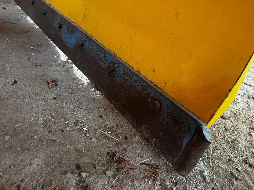ORMU LAMA NEVE 2500 - Lama neve per Macchina agricola: foto 4 ORMU LAMA NEVE 2500 - Lama neve per Macchina agricola: foto 4
