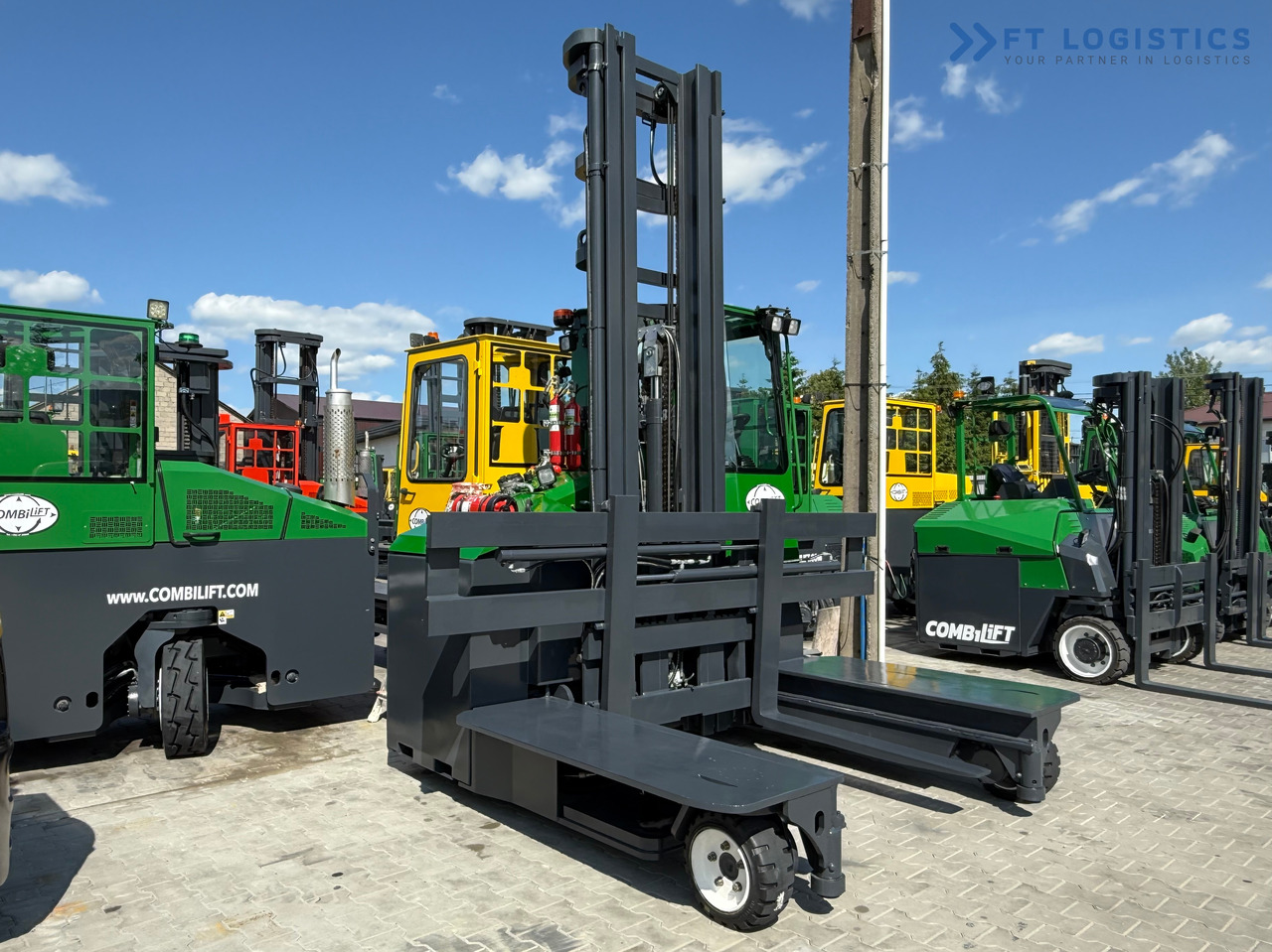 COMBILIFT C5000E / ELECTRIC / TRIPLEX 8300MM / FULL FREE LIFT / WIDE POSITIONER / FORK SIDESHIFT / BATTERY LIKE NEW - Elevatore 4 vie: foto 4 COMBILIFT C5000E / ELECTRIC / TRIPLEX 8300MM / FULL FREE LIFT / WIDE POSITIONER / FORK SIDESHIFT / BATTERY LIKE NEW - Elevatore 4 vie: foto 4