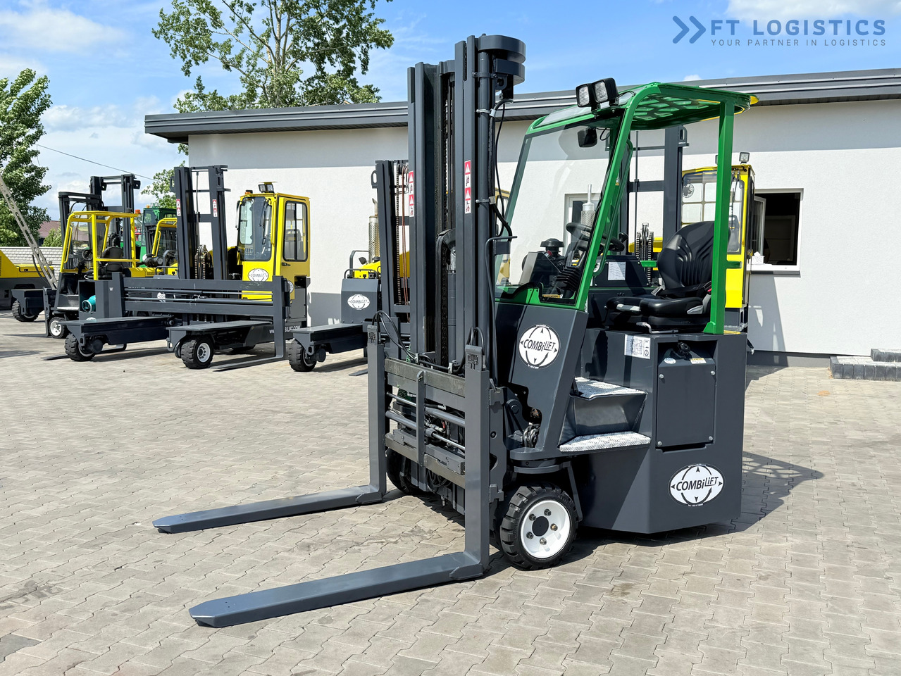 COMBILIFT CB2500 / DIESEL / EXTENDABLE FORKS / TRIPLEX / 5500MM / FREE LIFT / SIDE SHIFT / FORK POSITIONER / LIKE NEW - Elevatore 4 vie: foto 3 COMBILIFT CB2500 / DIESEL / EXTENDABLE FORKS / TRIPLEX / 5500MM / FREE LIFT / SIDE SHIFT / FORK POSITIONER / LIKE NEW - Elevatore 4 vie: foto 3