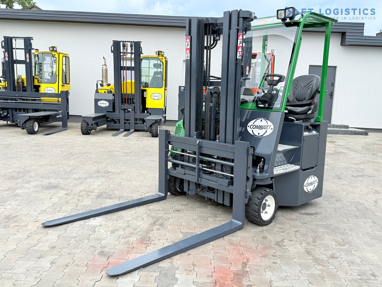 COMBILIFT CB3000 / DIESEL / TRIPLEX 4900MM / FREE LIFT / SIDESHIFT / FORK POSITIONER / 1500MM FORKS / LIKE NEW - Elevatore 4 vie: foto 3 COMBILIFT CB3000 / DIESEL / TRIPLEX 4900MM / FREE LIFT / SIDESHIFT / FORK POSITIONER / 1500MM FORKS / LIKE NEW - Elevatore 4 vie: foto 3