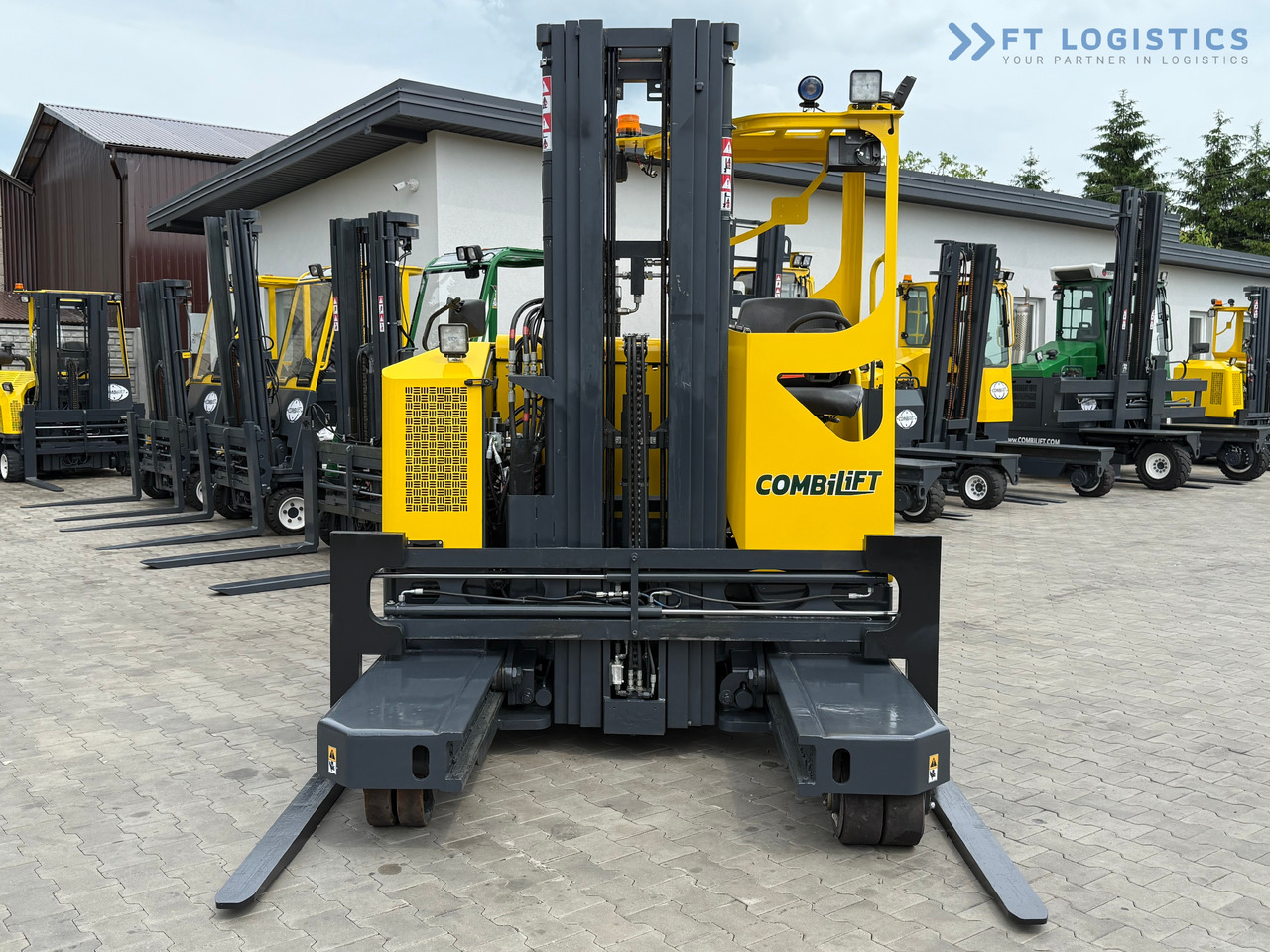 COMBILIFT MR / ELECTRIC / TRIPLEX – 6000MM / FULL FREE LIFT / WIDE POSITIONER / FORK SIDESHIFT / ONLY 1400 HOURS / LIKE NEW - Elevatore 4 vie: foto 3 COMBILIFT MR / ELECTRIC / TRIPLEX – 6000MM / FULL FREE LIFT / WIDE POSITIONER / FORK SIDESHIFT / ONLY 1400 HOURS / LIKE NEW - Elevatore 4 vie: foto 3