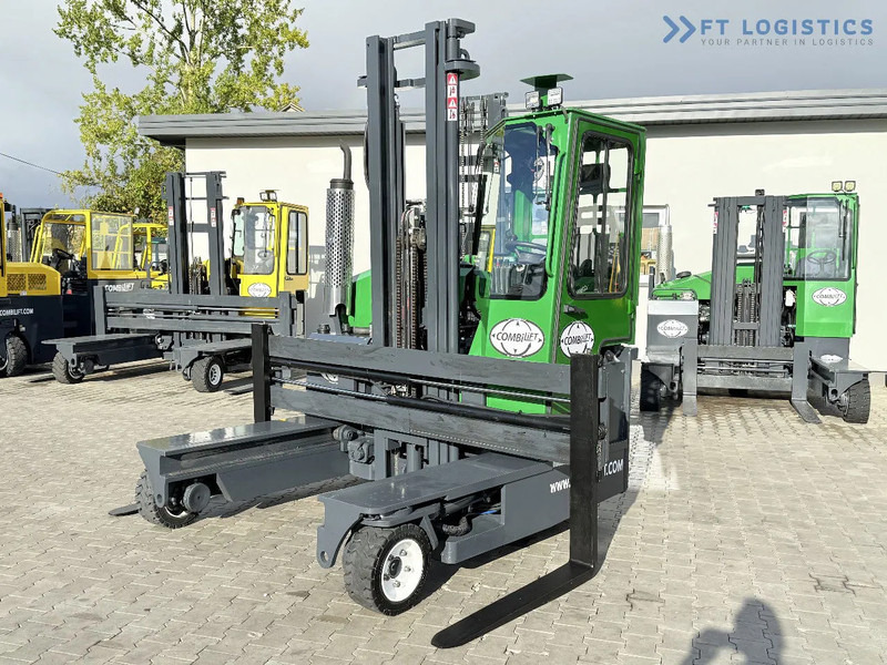 Combilift C3000 / DIESEL / DUPLEX 4200MM / FREE LIFT / WIDE FORK POSITIONER / FULL CABIN / EXCELLENT CONDITION / Wide range of four-way an - Elevatore 4 vie: foto 2 Combilift C3000 / DIESEL / DUPLEX 4200MM / FREE LIFT / WIDE FORK POSITIONER / FULL CABIN / EXCELLENT CONDITION / Wide range of four-way an - Elevatore 4 vie: foto 2
