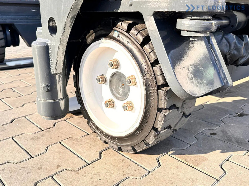 Combilift C3000 / DUPLEX / 4100MM / LPG / FREE LIFT / Like New C3000 / DUPLEX / 4100MM / LPG / FREE LIFT / Like New - Elevatore 4 vie: foto 4 Combilift C3000 / DUPLEX / 4100MM / LPG / FREE LIFT / Like New C3000 / DUPLEX / 4100MM / LPG / FREE LIFT / Like New - Elevatore 4 vie: foto 4