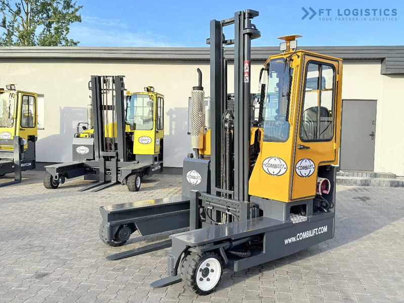 Combilift C3000 / GAS / DUPLEX 4500MM / ONLY 3096 HOURS / FORK SIDE SHIFT / FULL CABIN / EXCELLENT CONDITION / Wide range of four-way and - Elevatore 4 vie: foto 1 Combilift C3000 / GAS / DUPLEX 4500MM / ONLY 3096 HOURS / FORK SIDE SHIFT / FULL CABIN / EXCELLENT CONDITION / Wide range of four-way and - Elevatore 4 vie: foto 1