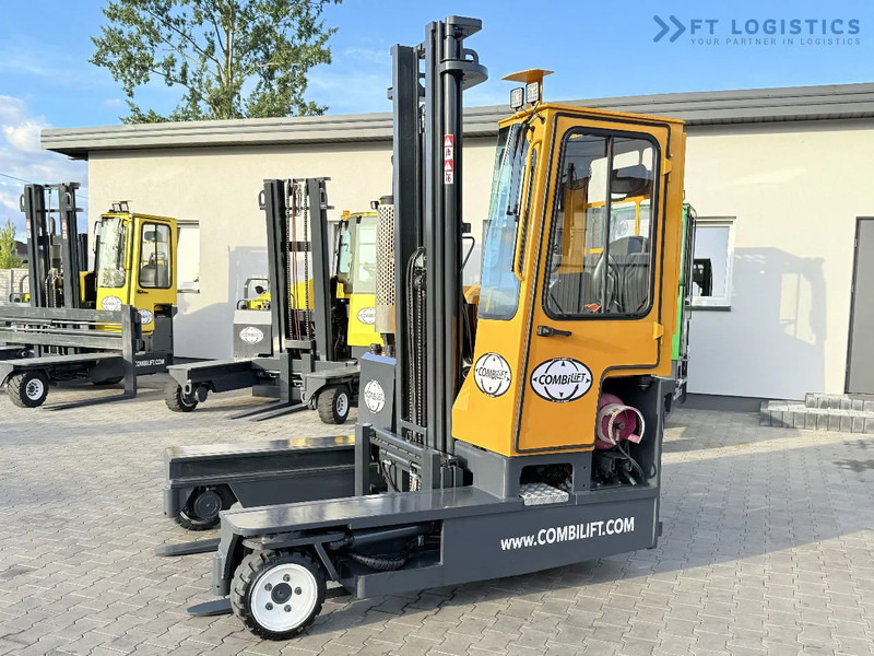 Combilift C3000 / GAS / DUPLEX 4500MM / ONLY 3096 HOURS / FORK SIDE SHIFT / FULL CABIN / EXCELLENT CONDITION / Wide range of four-way and - Elevatore 4 vie: foto 2 Combilift C3000 / GAS / DUPLEX 4500MM / ONLY 3096 HOURS / FORK SIDE SHIFT / FULL CABIN / EXCELLENT CONDITION / Wide range of four-way and - Elevatore 4 vie: foto 2