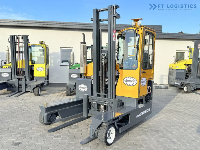 Combilift C3000 / GAS / DUPLEX 4500MM / ONLY 3096 HOURS / FORK SIDE SHIFT / FULL CABIN / EXCELLENT CONDITION / Wide range of four-way and - Elevatore 4 vie: foto 3 Combilift C3000 / GAS / DUPLEX 4500MM / ONLY 3096 HOURS / FORK SIDE SHIFT / FULL CABIN / EXCELLENT CONDITION / Wide range of four-way and - Elevatore 4 vie: foto 3