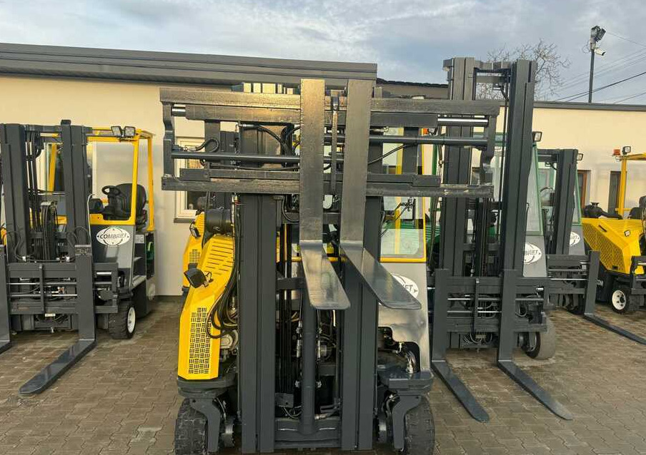 Combilift C3000CB -DIESEL- Only 6117 hours - Elevatore 4 vie: foto 4 Combilift C3000CB -DIESEL- Only 6117 hours - Elevatore 4 vie: foto 4