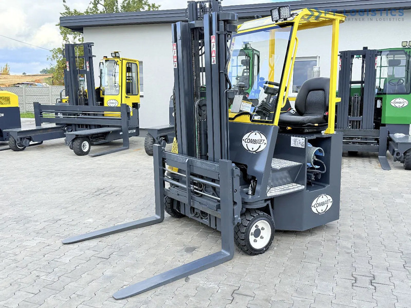 Elevatore 4 vie Combilift C3000CB / GAS / TRIPLEX 4900MM / FREE LIFT / FORK POSITIONER / SIDE SHIFT / EXCELLENT CONDITION / Wide range of four-way and sid: foto 1