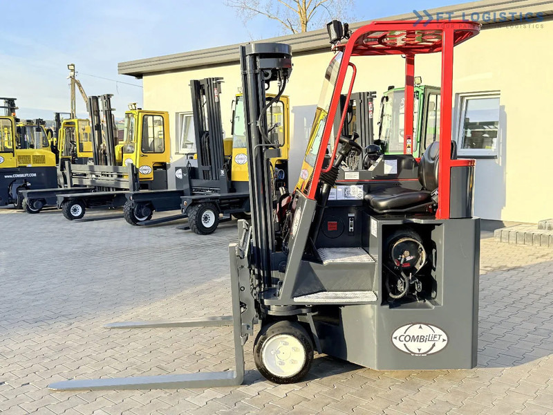 Combilift C3000CB / GAS / TRIPLEX 4900MM / FREE LIFT / SIDE SHIFT / FORK POSITIONER / EXCELLENT CONDITION / Wide range of four-way and sid - Elevatore 4 vie: foto 2 Combilift C3000CB / GAS / TRIPLEX 4900MM / FREE LIFT / SIDE SHIFT / FORK POSITIONER / EXCELLENT CONDITION / Wide range of four-way and sid - Elevatore 4 vie: foto 2