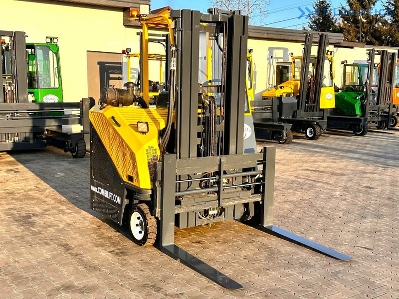 Combilift C3000CB / LPG / TRIPLEX - 4900MM / LPG / FREE LIFT / FORK POSITIONER C3000CB / LPG / TRIPLEX - 4900MM / LPG / FREE LIFT / FORK P - Elevatore 4 vie: foto 4 Combilift C3000CB / LPG / TRIPLEX - 4900MM / LPG / FREE LIFT / FORK POSITIONER C3000CB / LPG / TRIPLEX - 4900MM / LPG / FREE LIFT / FORK P - Elevatore 4 vie: foto 4