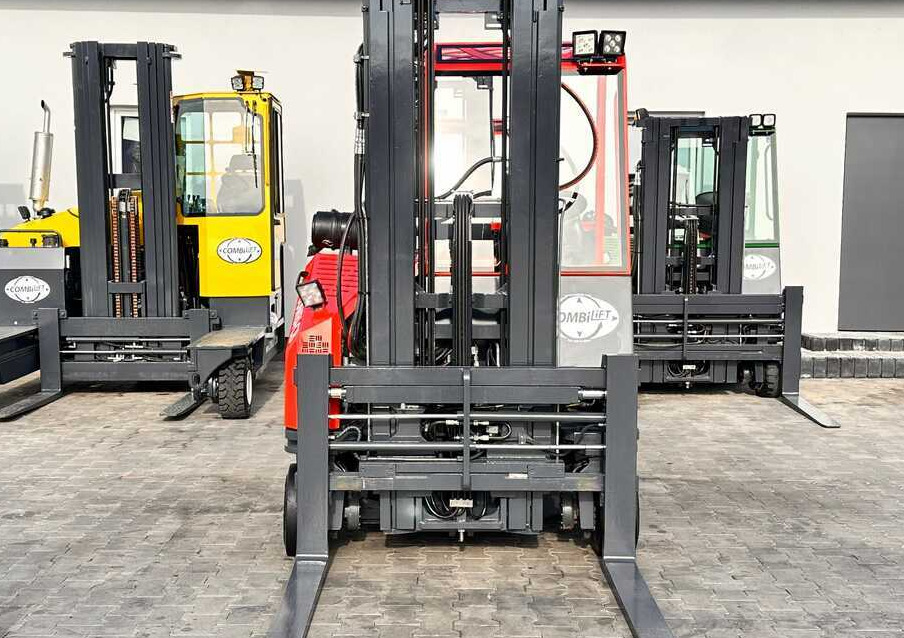 Combilift C3000CB / LPG / TRIPLEX / 5500MM / FREE LIFT / SIDE SHIFT + FORK POSITIONER / LIKE NEW - Elevatore 4 vie: foto 3 Combilift C3000CB / LPG / TRIPLEX / 5500MM / FREE LIFT / SIDE SHIFT + FORK POSITIONER / LIKE NEW - Elevatore 4 vie: foto 3