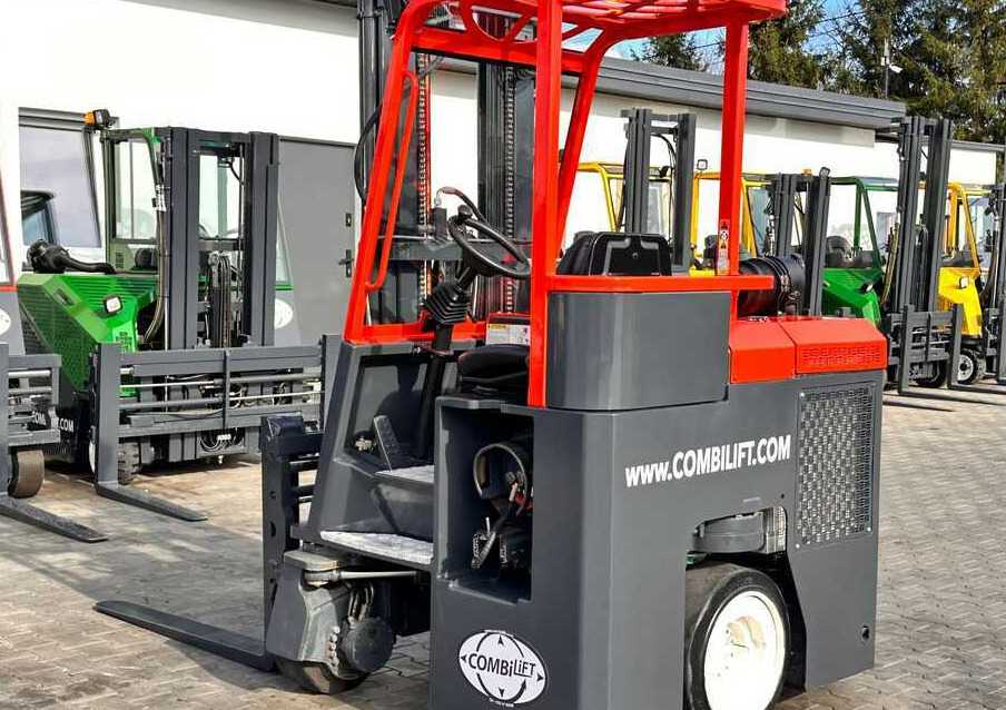 Elevatore 4 vie Combilift C3000CB / LPG / TRIPLEX / 5500MM / FREE LIFT / SIDE SHIFT + FORK POSITIONER / LIKE NEW: foto 24