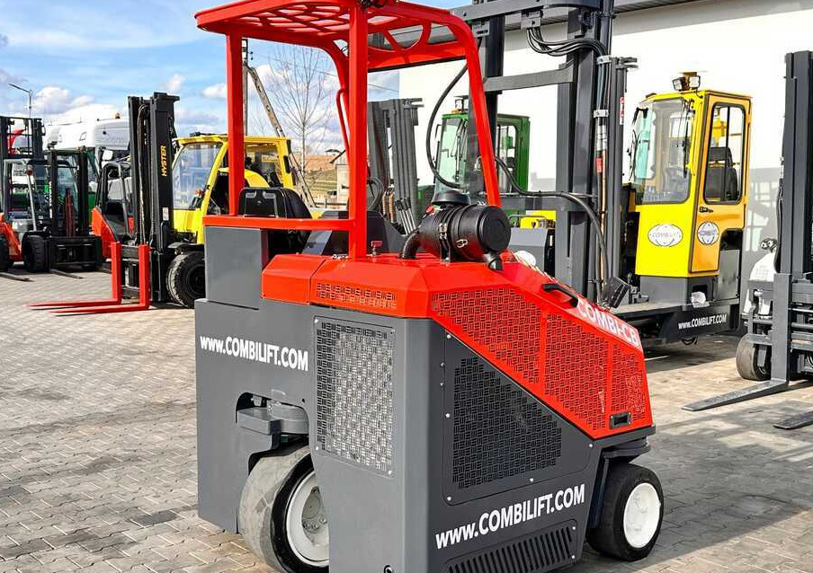 Elevatore 4 vie Combilift C3000CB / LPG / TRIPLEX / 5500MM / FREE LIFT / SIDE SHIFT + FORK POSITIONER / LIKE NEW: foto 19