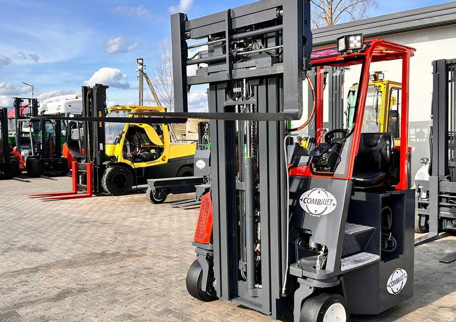 Elevatore 4 vie Combilift C3000CB / LPG / TRIPLEX / 5500MM / FREE LIFT / SIDE SHIFT + FORK POSITIONER / LIKE NEW: foto 8