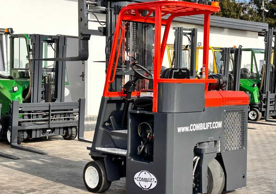 Elevatore 4 vie Combilift C3000CB / LPG / TRIPLEX / 5500MM / FREE LIFT / SIDE SHIFT + FORK POSITIONER / LIKE NEW: foto 21