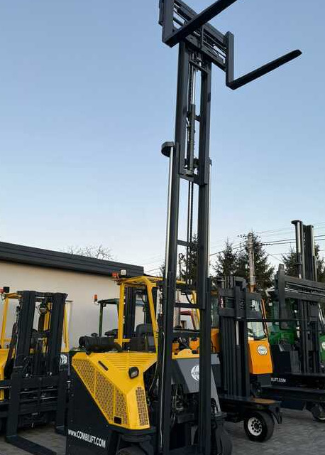 Combilift C3000CB-Triplex 4900mm -2015 year - Elevatore 4 vie: foto 1 Combilift C3000CB-Triplex 4900mm -2015 year - Elevatore 4 vie: foto 1