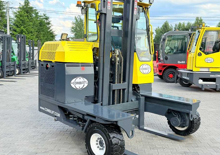 Combilift C3000XL / DUPLEX - 3200MM / FREE LIFT / XL CABIN / SIDESHIFT / ONLY 3087 HOURS / LIKE NEW - Elevatore 4 vie: foto 5 Combilift C3000XL / DUPLEX - 3200MM / FREE LIFT / XL CABIN / SIDESHIFT / ONLY 3087 HOURS / LIKE NEW - Elevatore 4 vie: foto 5