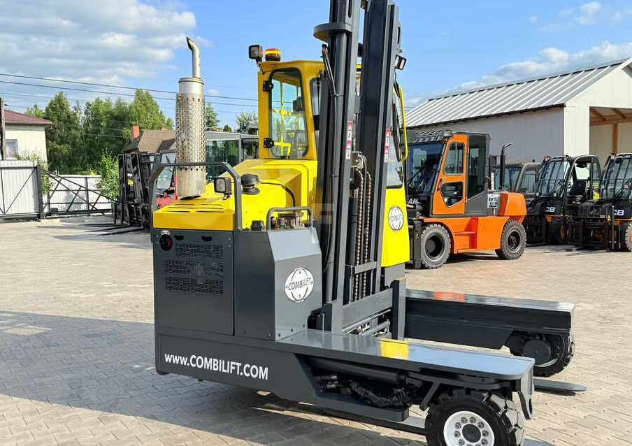 Combilift C4000 / DIESEL / DUPLEX - 4100MM / POSITIONER / ONLY 2951 MTH / LIKE NEW - Elevatore 4 vie: foto 5 Combilift C4000 / DIESEL / DUPLEX - 4100MM / POSITIONER / ONLY 2951 MTH / LIKE NEW - Elevatore 4 vie: foto 5