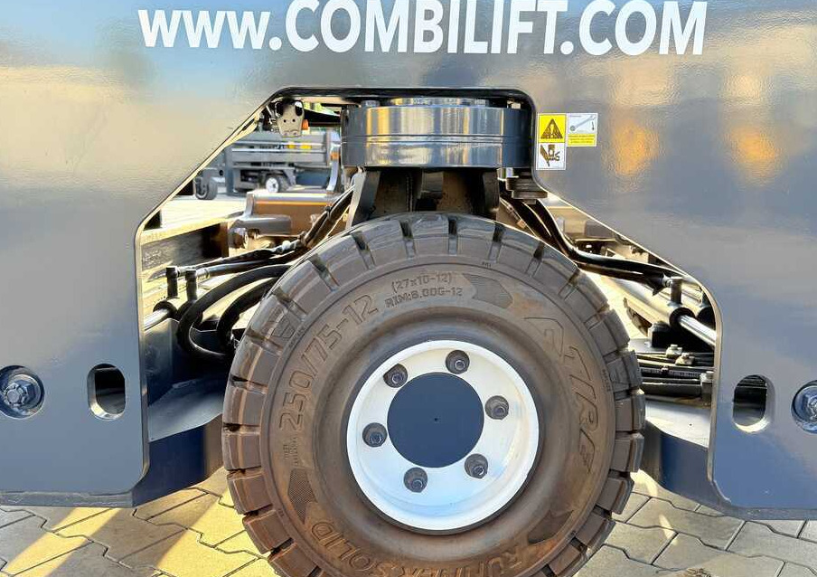 Elevatore 4 vie Combilift C4000 / GAS / TRIPLEX – 5600MM / FREE LIFT / FORK SIDESHIFT / LIKE NEW: foto 37