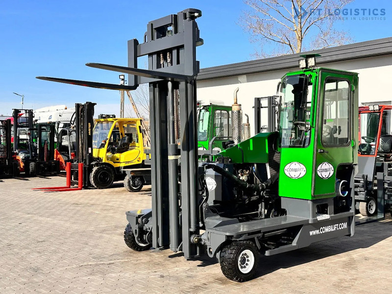 Combilift C4000 / LPG / DUPLEX / 4500MM / FREE LIFT / LIKE NEW C4000 / LPG / DUPLEX / 4500MM / FREE LIFT / LIKE NEW - Elevatore 4 vie: foto 1 Combilift C4000 / LPG / DUPLEX / 4500MM / FREE LIFT / LIKE NEW C4000 / LPG / DUPLEX / 4500MM / FREE LIFT / LIKE NEW - Elevatore 4 vie: foto 1