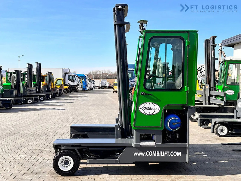 Combilift C4000 / LPG / DUPLEX / 4500MM / FREE LIFT / LIKE NEW C4000 / LPG / DUPLEX / 4500MM / FREE LIFT / LIKE NEW - Elevatore 4 vie: foto 3 Combilift C4000 / LPG / DUPLEX / 4500MM / FREE LIFT / LIKE NEW C4000 / LPG / DUPLEX / 4500MM / FREE LIFT / LIKE NEW - Elevatore 4 vie: foto 3