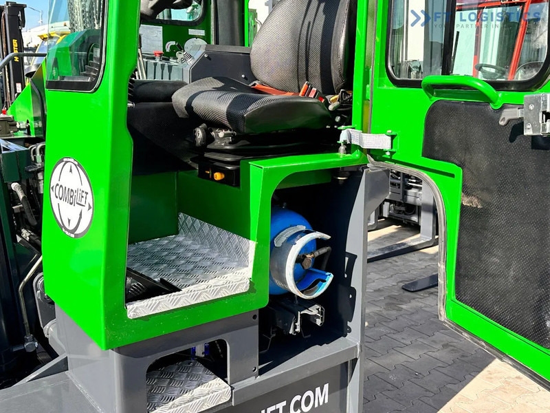 Combilift C4000 / LPG / DUPLEX / 4500MM / FREE LIFT / LIKE NEW C4000 / LPG / DUPLEX / 4500MM / FREE LIFT / LIKE NEW - Elevatore 4 vie: foto 5 Combilift C4000 / LPG / DUPLEX / 4500MM / FREE LIFT / LIKE NEW C4000 / LPG / DUPLEX / 4500MM / FREE LIFT / LIKE NEW - Elevatore 4 vie: foto 5