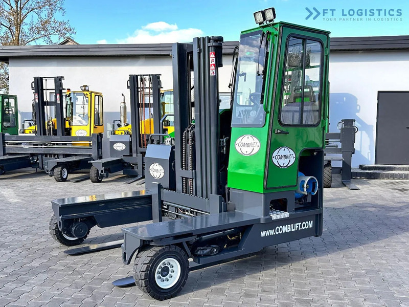 Combilift C4000 / TRIPLEX / 4900MM / LPG / FREE LIFT / FORK SHIFT / LIKE NEW C4000 / TRIPLEX / 4900MM / LPG / FREE LIFT / FORK SHIFT / LIK - Elevatore 4 vie: foto 1 Combilift C4000 / TRIPLEX / 4900MM / LPG / FREE LIFT / FORK SHIFT / LIKE NEW C4000 / TRIPLEX / 4900MM / LPG / FREE LIFT / FORK SHIFT / LIK - Elevatore 4 vie: foto 1