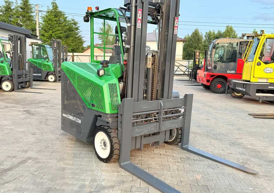 Combilift C4000CB / TRIPLEX - 5200MM / LPG / FREE LIFT / FORK POSITIONER / FORK SIDESHIFT / HEIGHT 2450MM / LIKE NEW - Elevatore 4 vie: foto 4 Combilift C4000CB / TRIPLEX - 5200MM / LPG / FREE LIFT / FORK POSITIONER / FORK SIDESHIFT / HEIGHT 2450MM / LIKE NEW - Elevatore 4 vie: foto 4