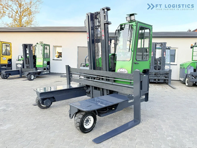 Combilift C4500 / DIESEL / DUPLEX 4000MM / WIDE FORK POSITIONER / HEATING / FULL CABIN / EXCELLENT CONDITION / A wide range of four-way an - Elevatore 4 vie: foto 3 Combilift C4500 / DIESEL / DUPLEX 4000MM / WIDE FORK POSITIONER / HEATING / FULL CABIN / EXCELLENT CONDITION / A wide range of four-way an - Elevatore 4 vie: foto 3