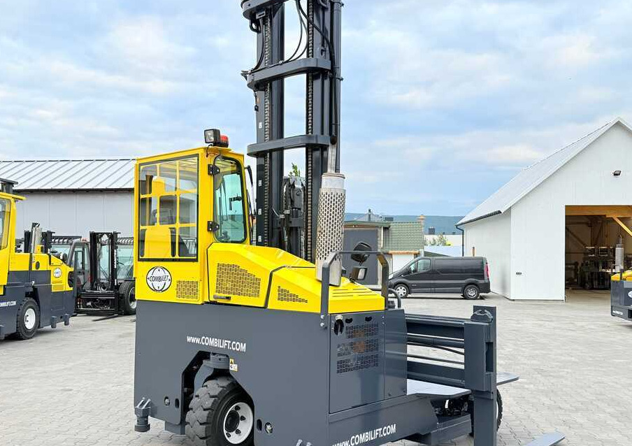 Elevatore 4 vie Combilift C5000 / TRIPLEX 7500MM / WIDE FORK POSITIONER / FREE LIFT / NEW TYRES / HEATED CABIN: foto 7