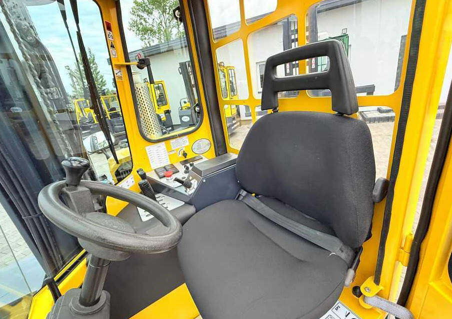 Elevatore 4 vie Combilift C5000 / TRIPLEX 7500MM / WIDE FORK POSITIONER / FREE LIFT / NEW TYRES / HEATED CABIN: foto 13
