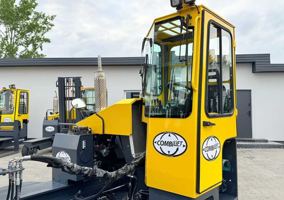 Elevatore 4 vie Combilift C5000 / TRIPLEX 7500MM / WIDE FORK POSITIONER / FREE LIFT / NEW TYRES / HEATED CABIN: foto 26