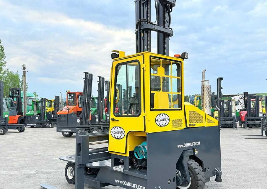 Elevatore 4 vie Combilift C5000 / TRIPLEX 7500MM / WIDE FORK POSITIONER / FREE LIFT / NEW TYRES / HEATED CABIN: foto 10