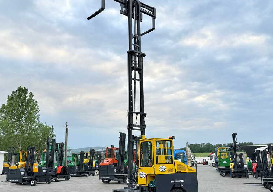 Elevatore 4 vie Combilift C5000 / TRIPLEX 7500MM / WIDE FORK POSITIONER / FREE LIFT / NEW TYRES / HEATED CABIN: foto 37