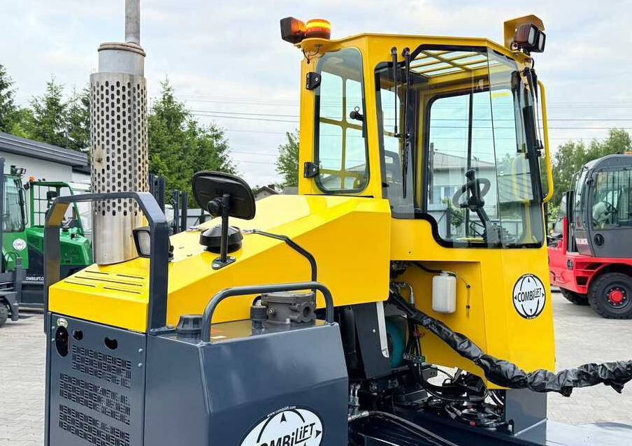 Elevatore 4 vie Combilift C5000 / TRIPLEX 7500MM / WIDE FORK POSITIONER / FREE LIFT / NEW TYRES / HEATED CABIN: foto 31